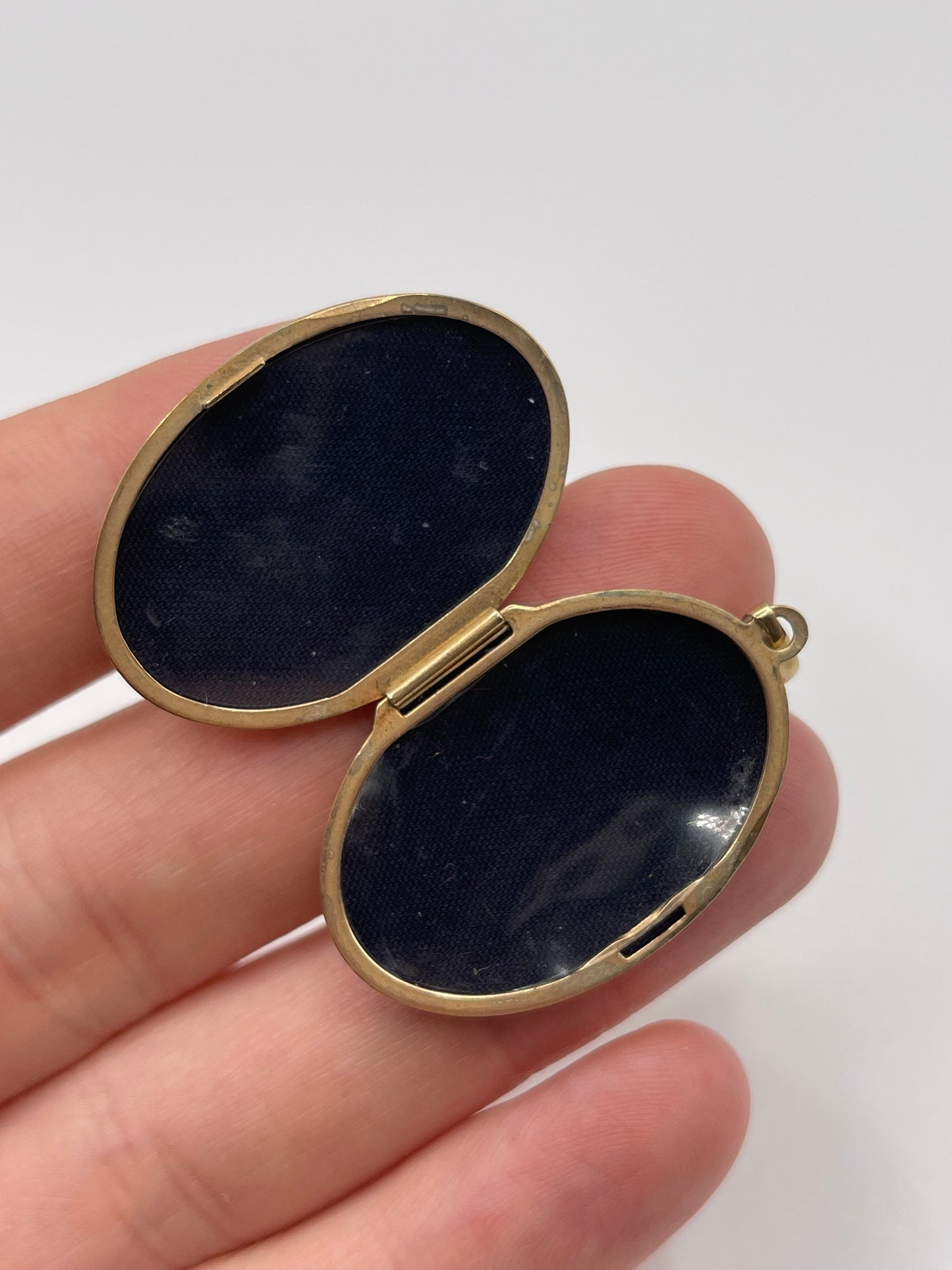9ct gold locket