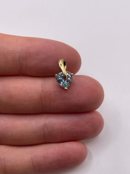 9ct gold blue topaz pendant