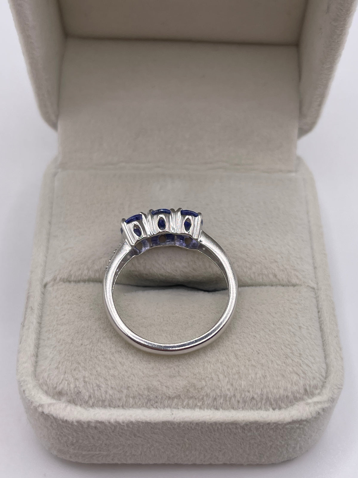 9ct white gold tanzanite and diamond ring