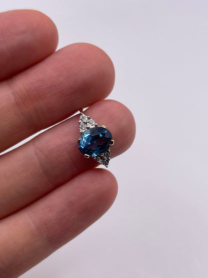 9ct gold topaz and diamond ring