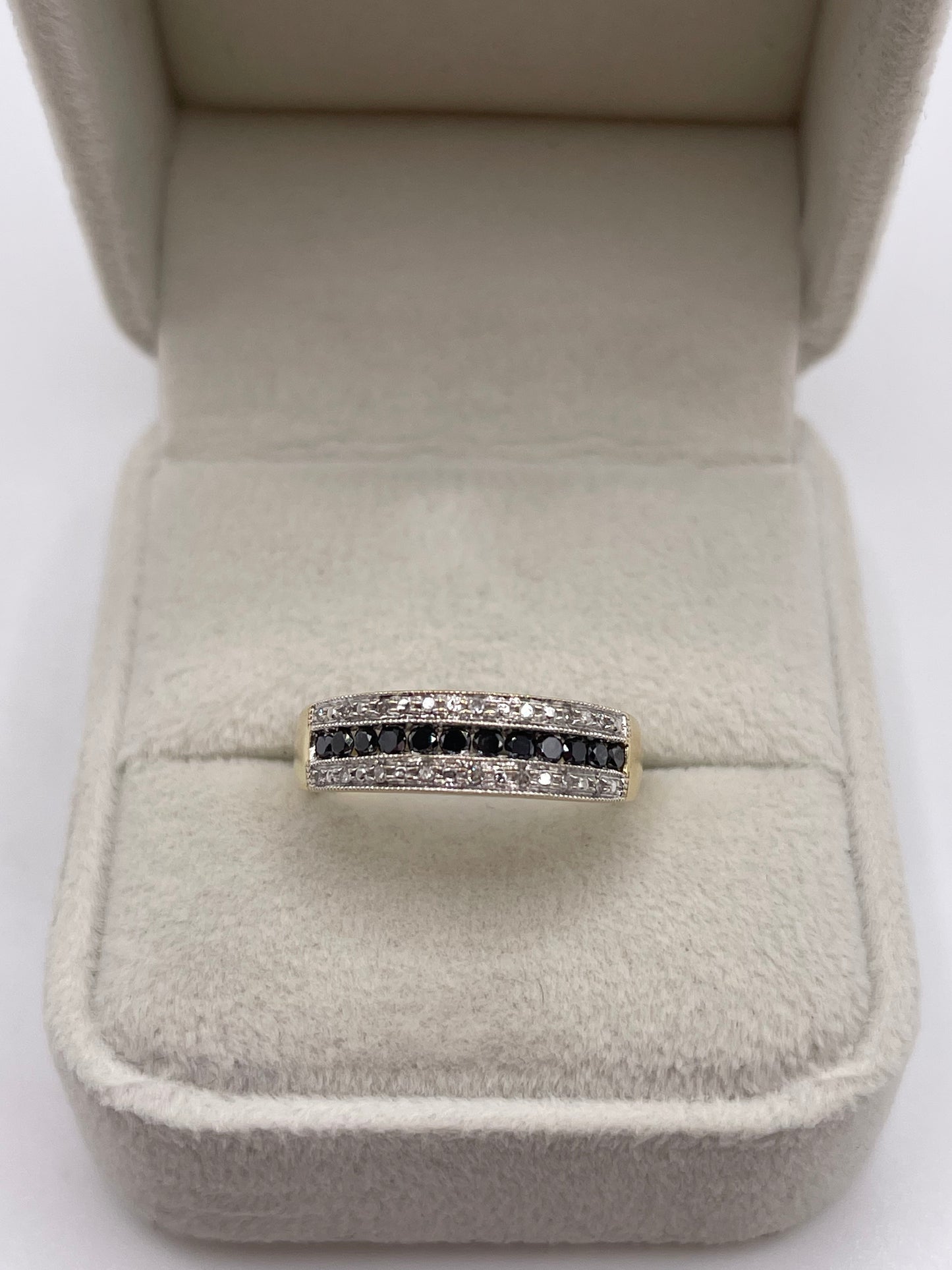 9ct gold diamond cluster ring