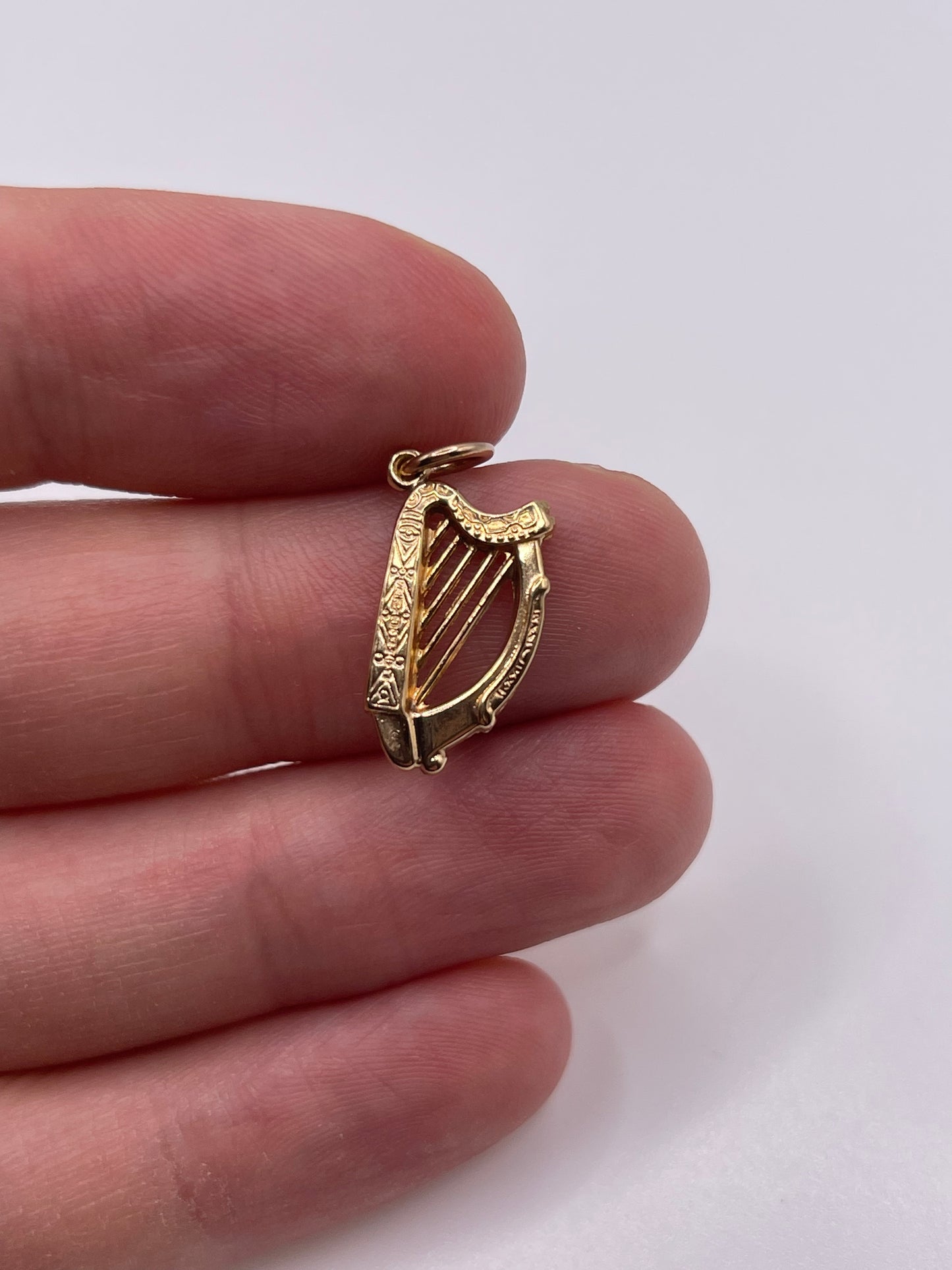 9ct gold harp charm