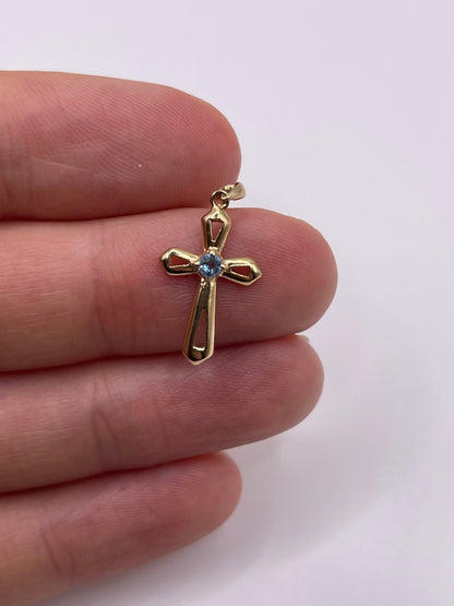 9ct gold topaz cross pendant
