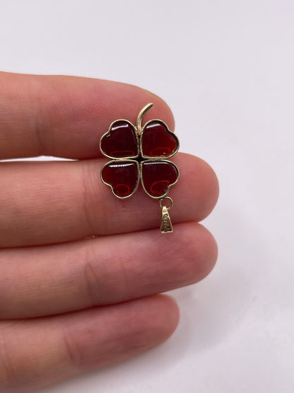9ct gold garnet clover pendant