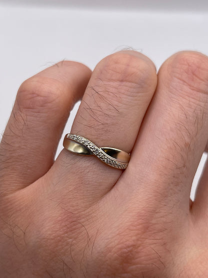 9ct two tone gold diamond ring