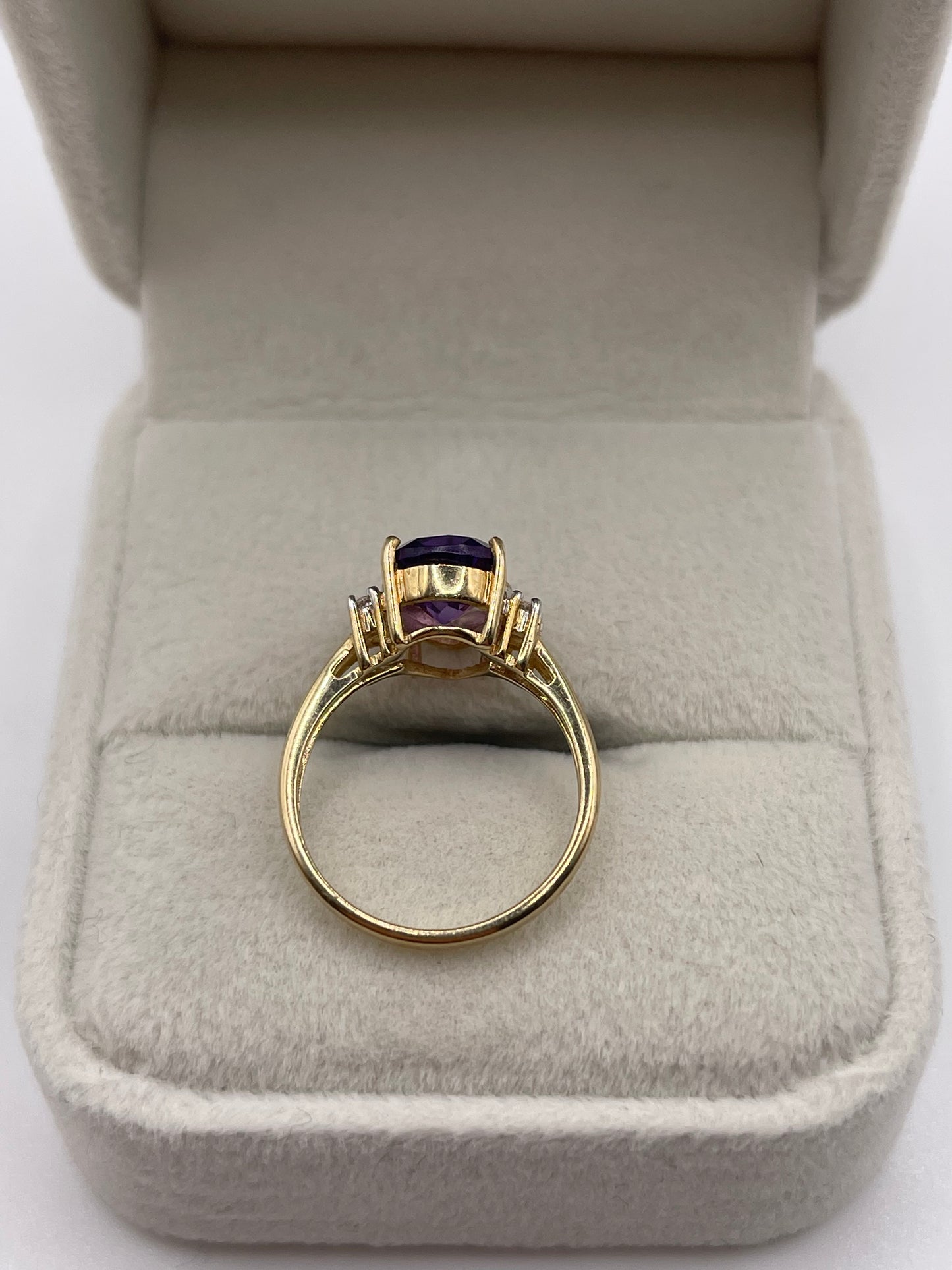 9ct gold amethyst and zircon ring