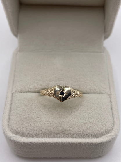 9ct gold sapphire heart ring