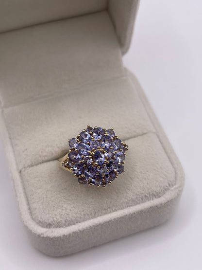 9ct gold tanzanite and diamond ring