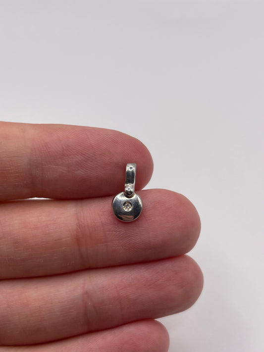 18ct white gold diamond pendant