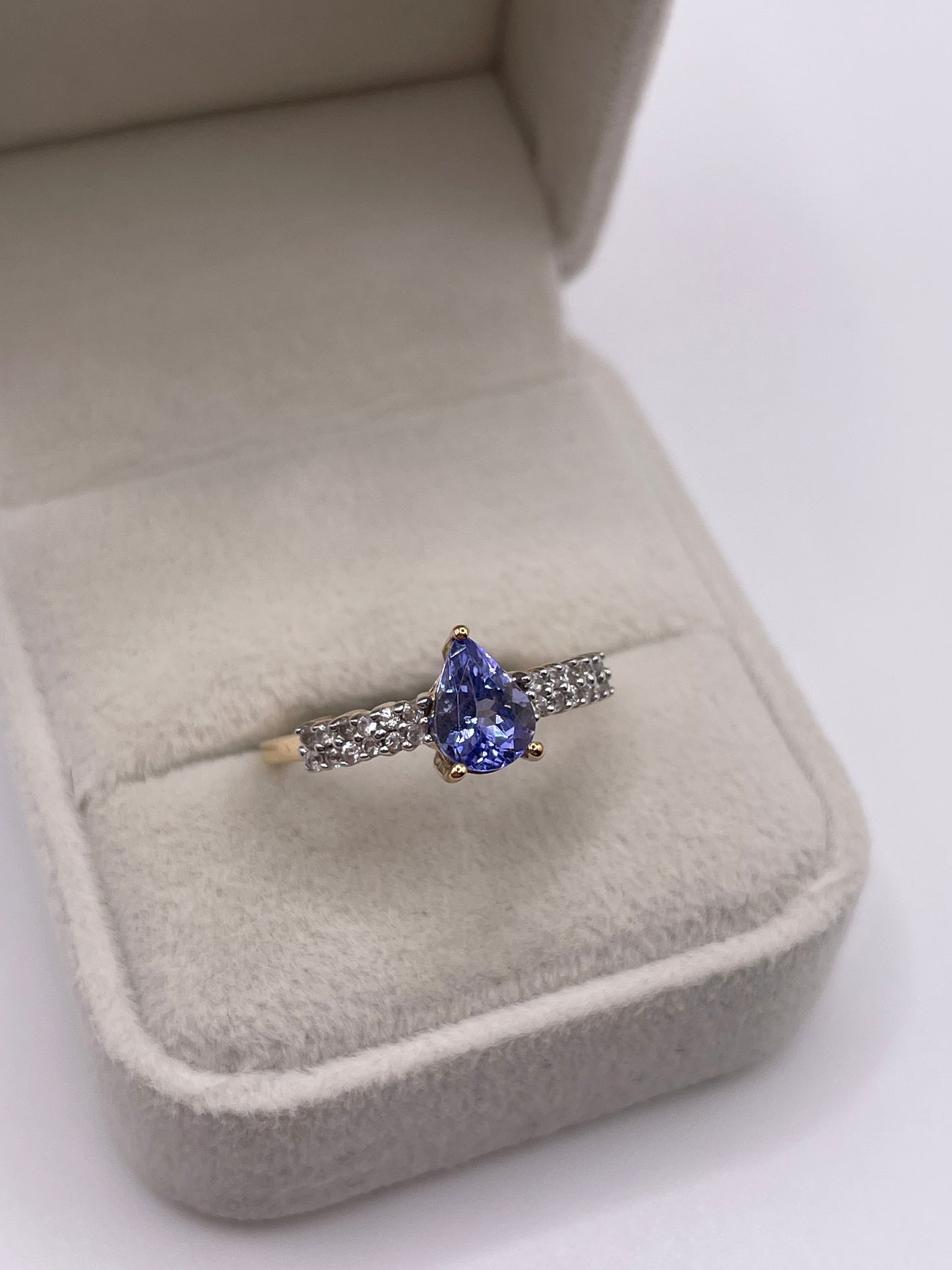 9ct gold tanzanite and zircon ring