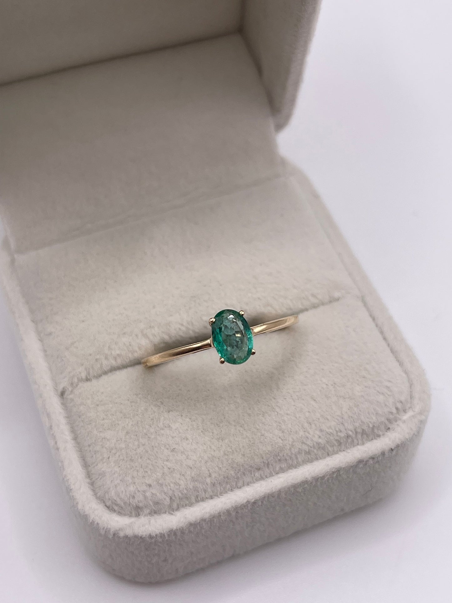 9ct gold emerald ring