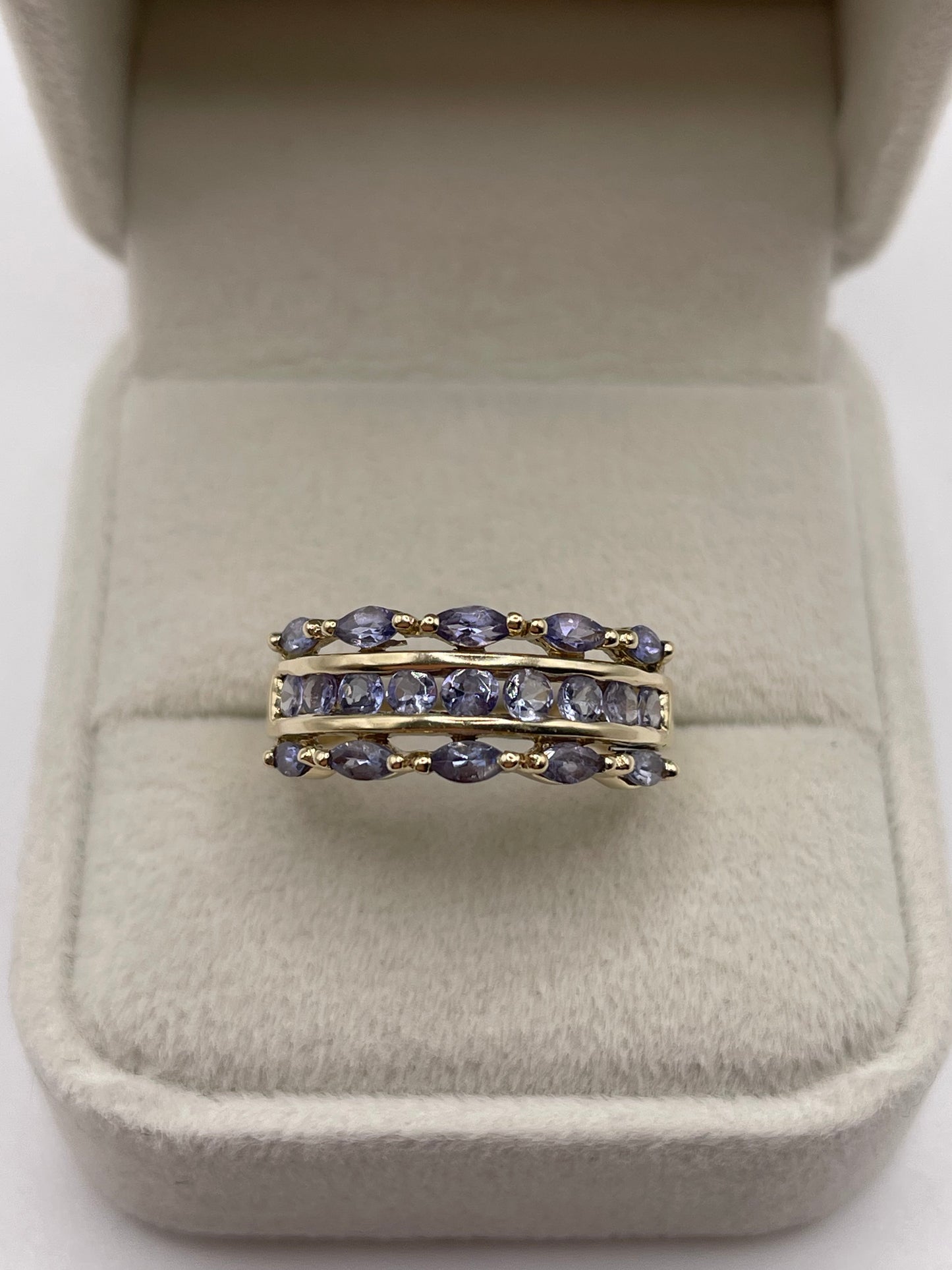 9ct gold tanzanite ring