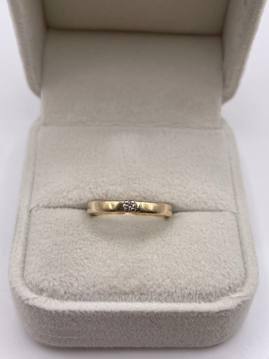 9ct gold diamond ring