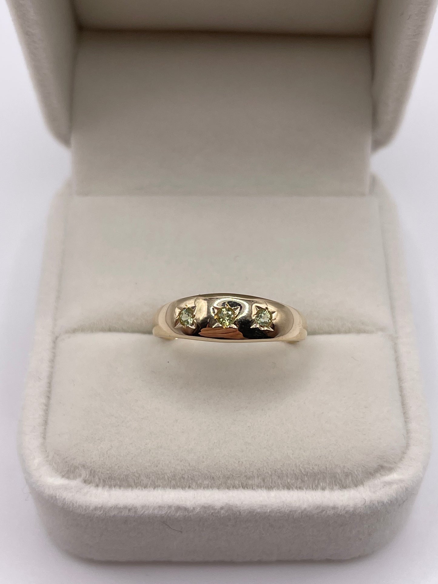 9ct gold peridot gypsy ring