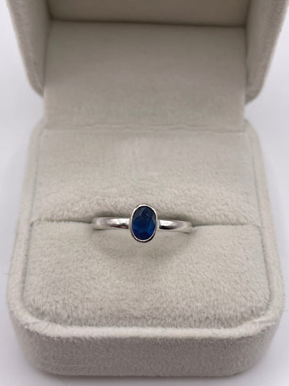 18ct white gold sapphire ring