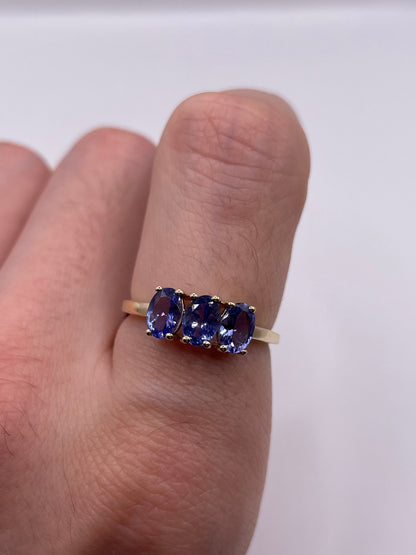 9ct gold tanzanite ring