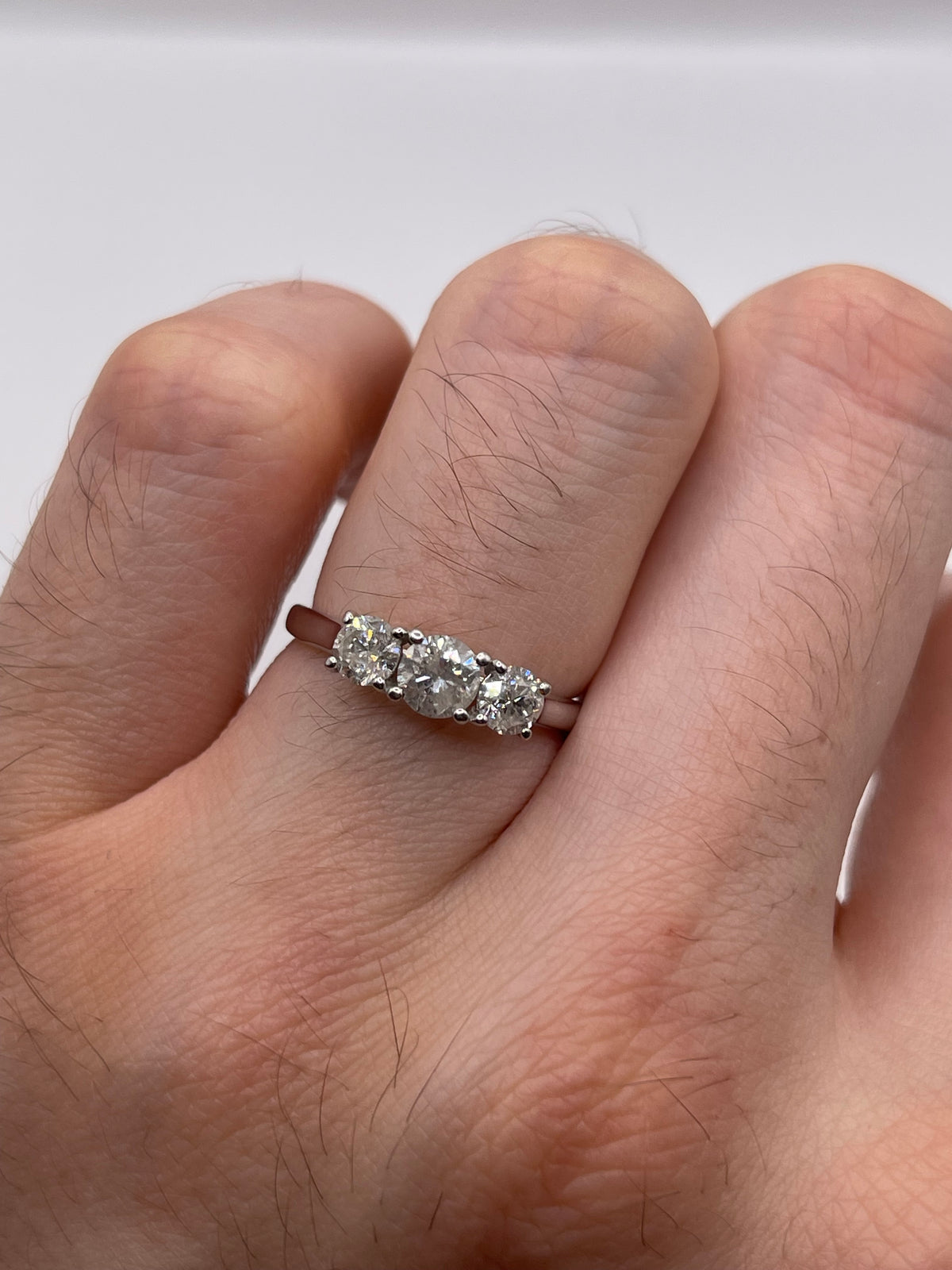 18ct white gold 1ct diamond ring