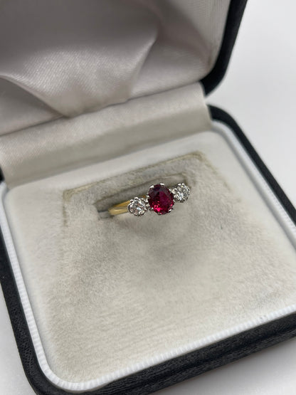 18ct gold ruby and diamond ring