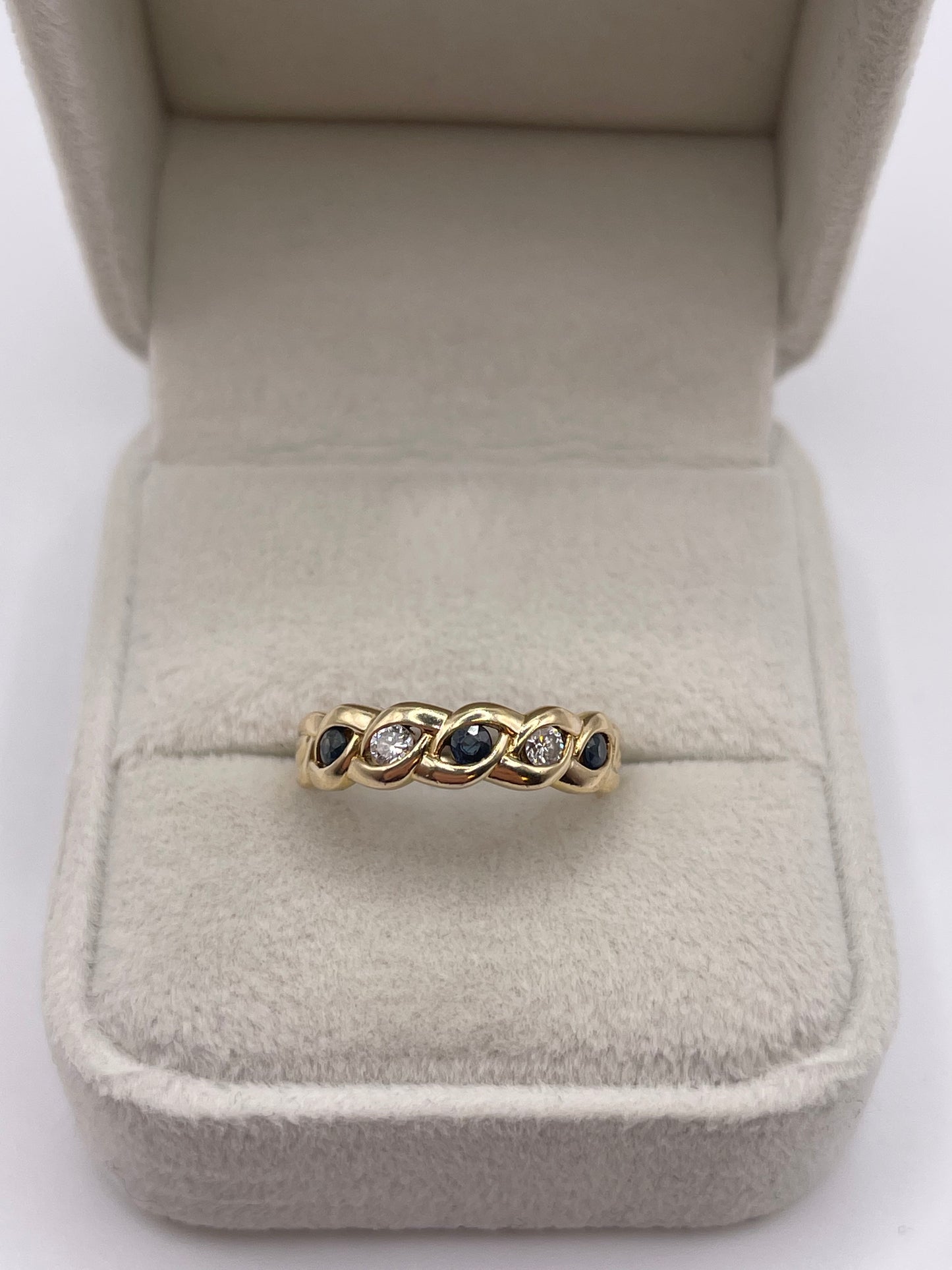 9ct gold sapphire and diamond ring