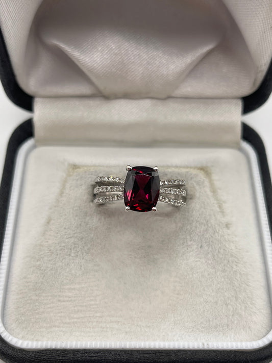 9ct white gold garnet and diamond ring