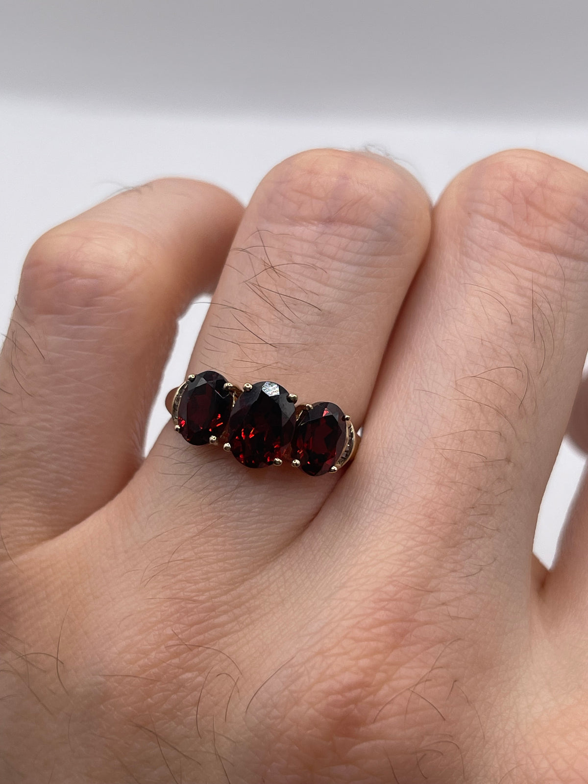 9ct gold garnet and diamond ring