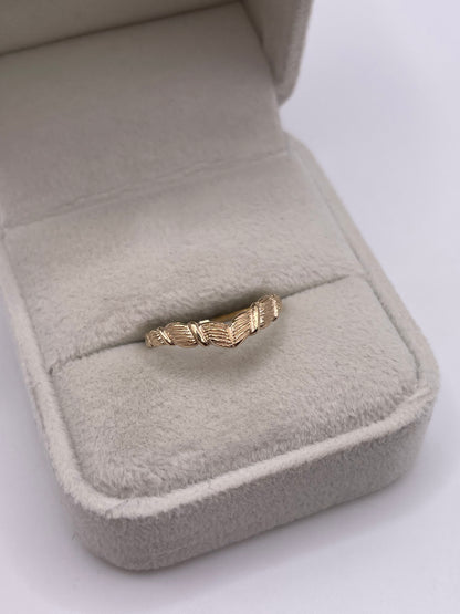 9ct gold wishbone ring