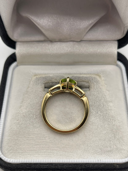 9ct gold peridot and diamond ring