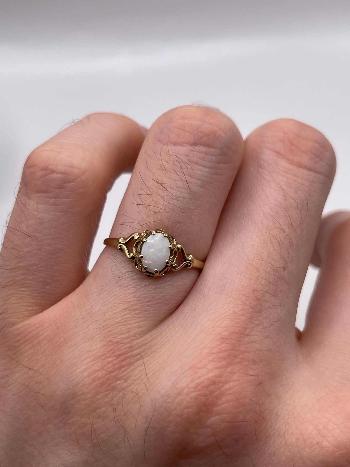 9ct gold opal ring