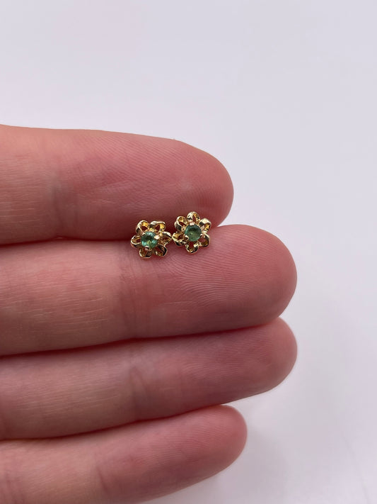 9ct gold emerald earrings