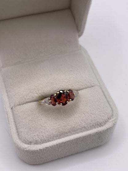 9ct gold garnet and diamond ring