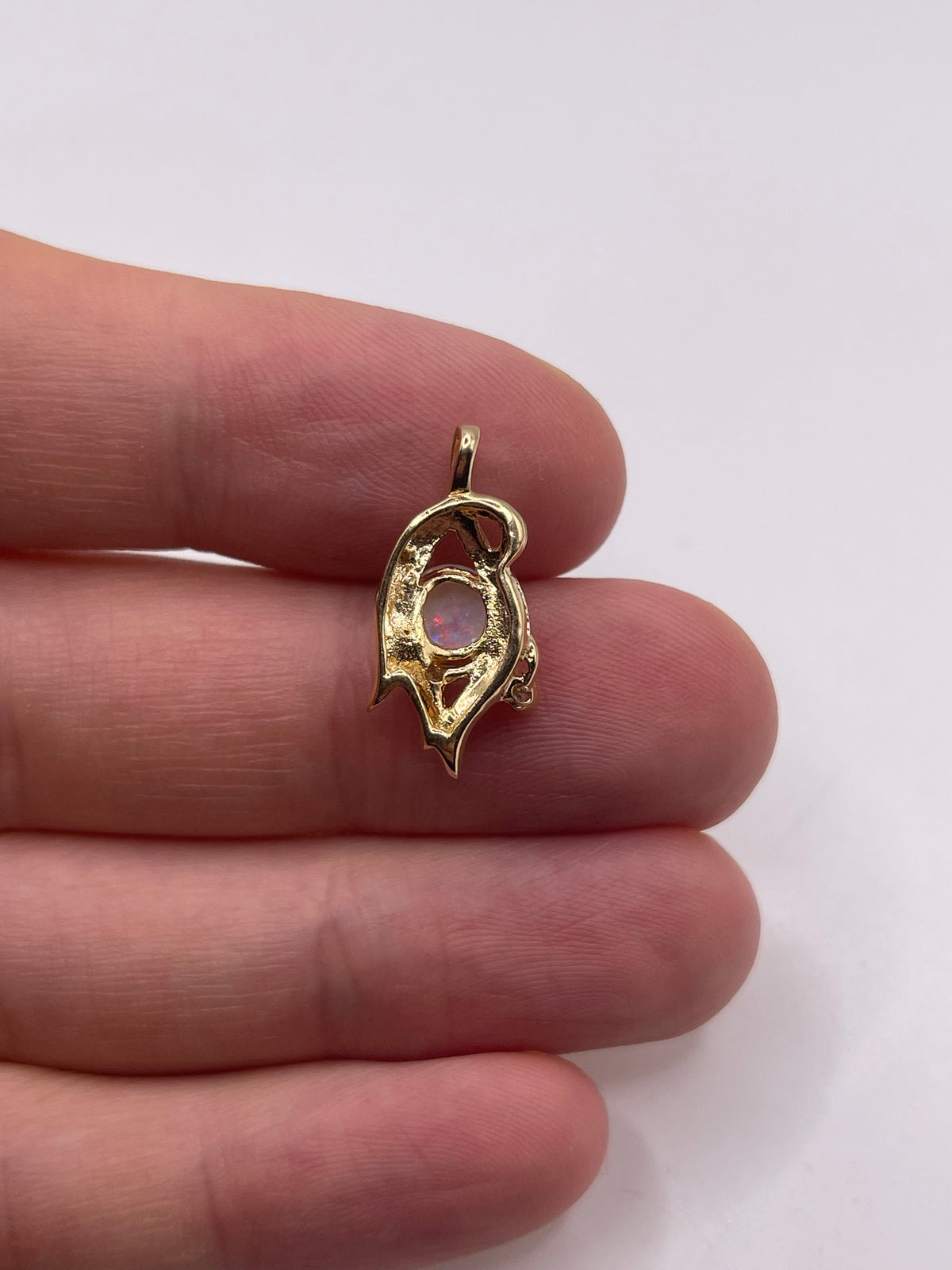 9ct gold opal and diamond pendant