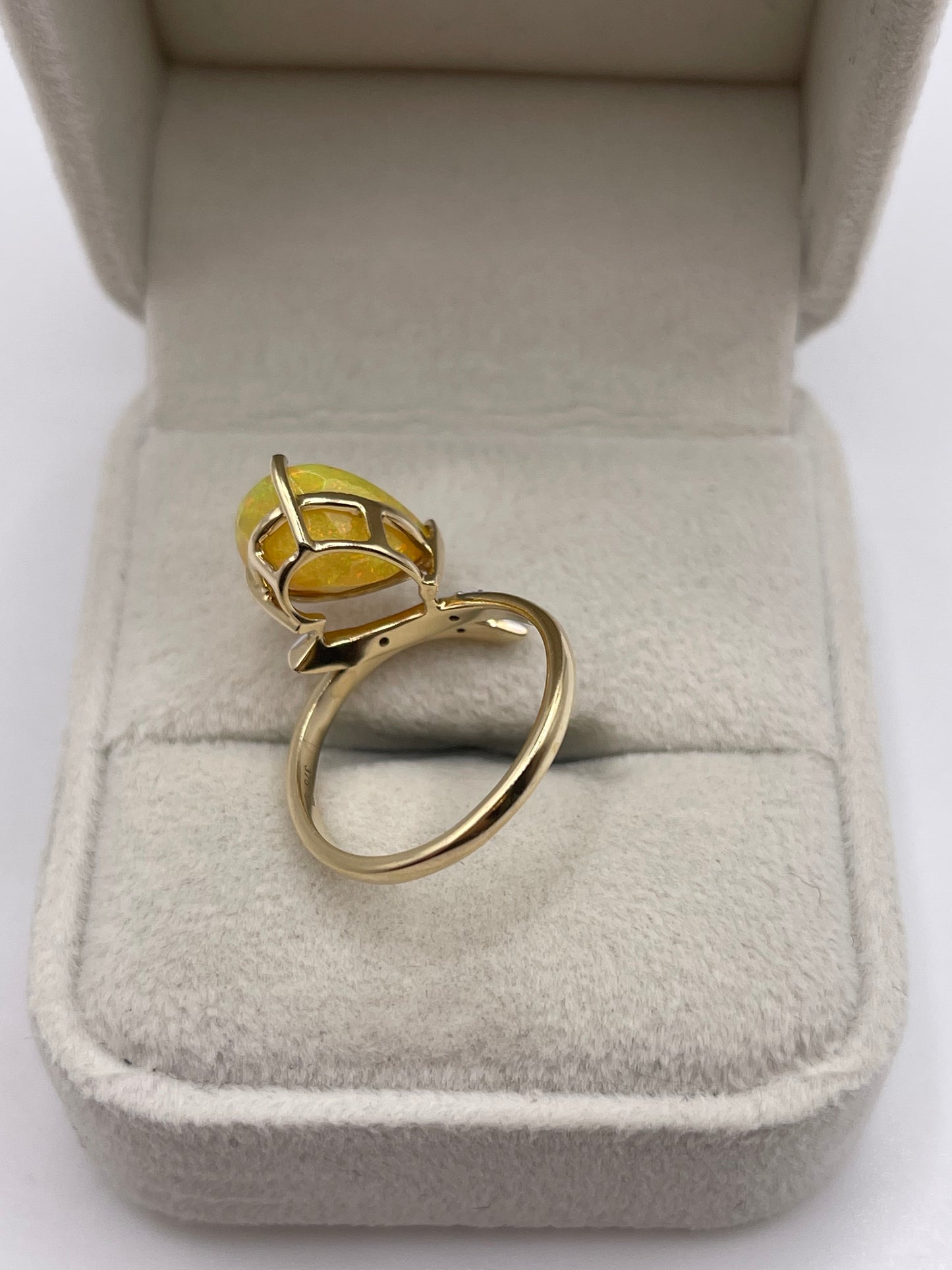9ct gold opal and diamond ring