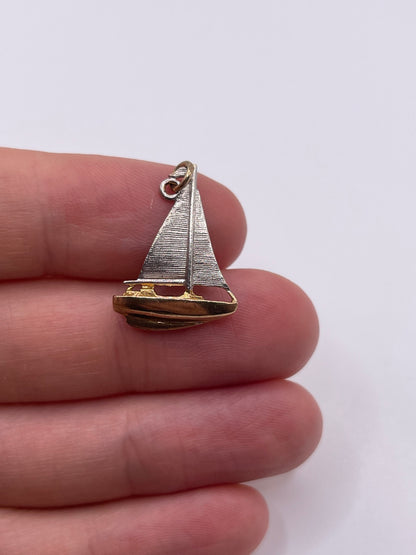 9ct two tone sailboat pendant