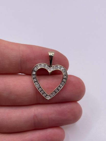 9ct gold diamond heart pendant