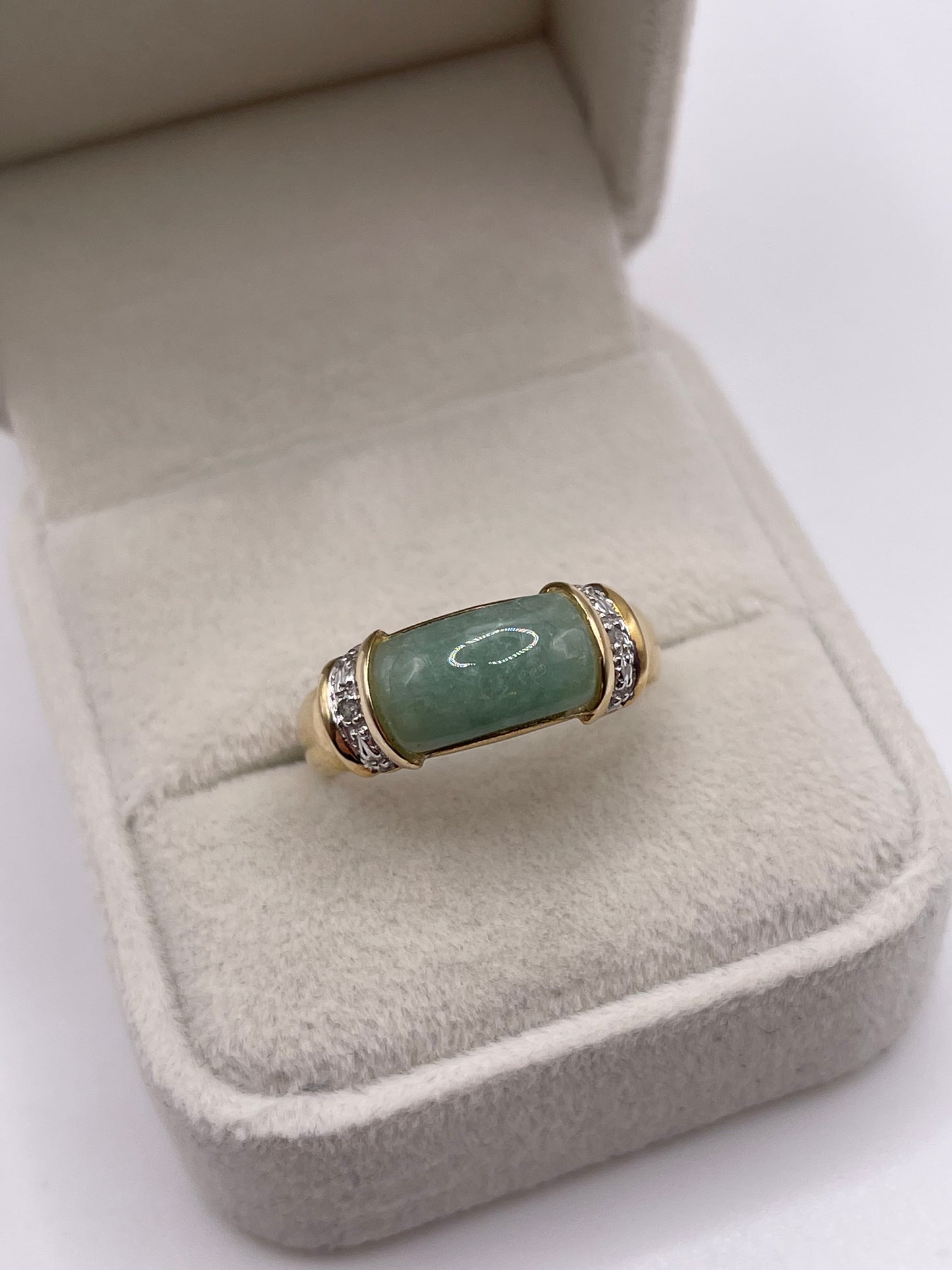 9ct gold jade and diamond ring