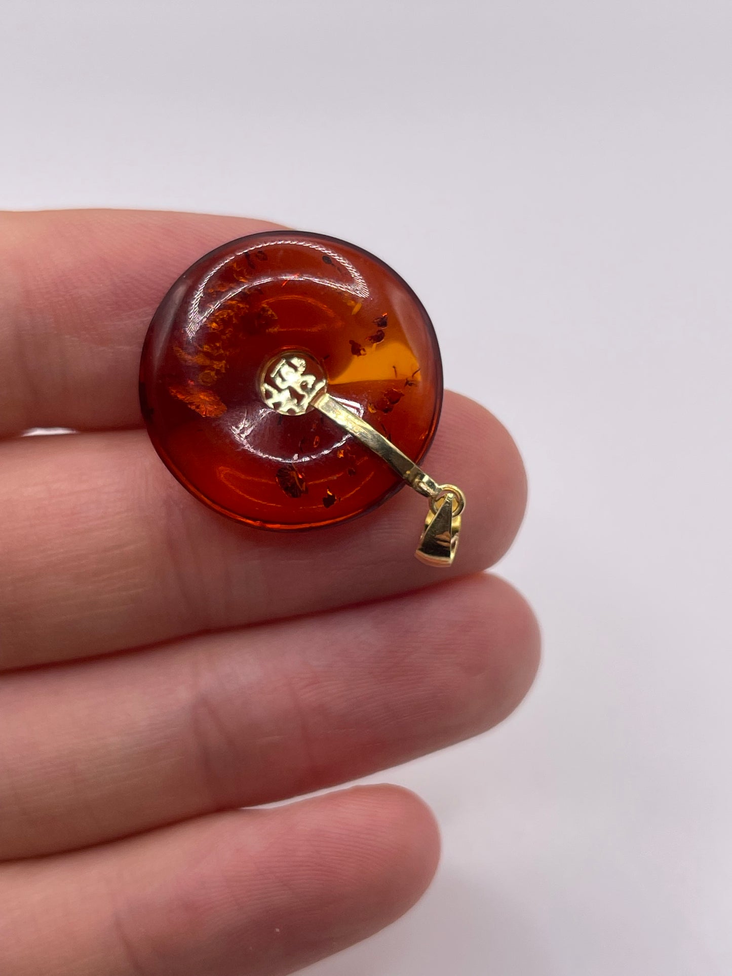 14ct gold amber pendant