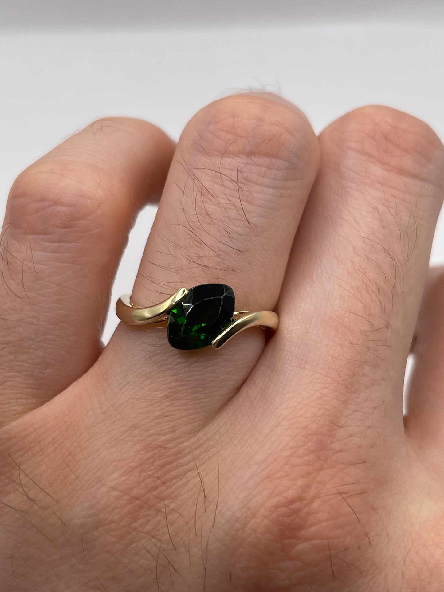 9ct gold diopside ring