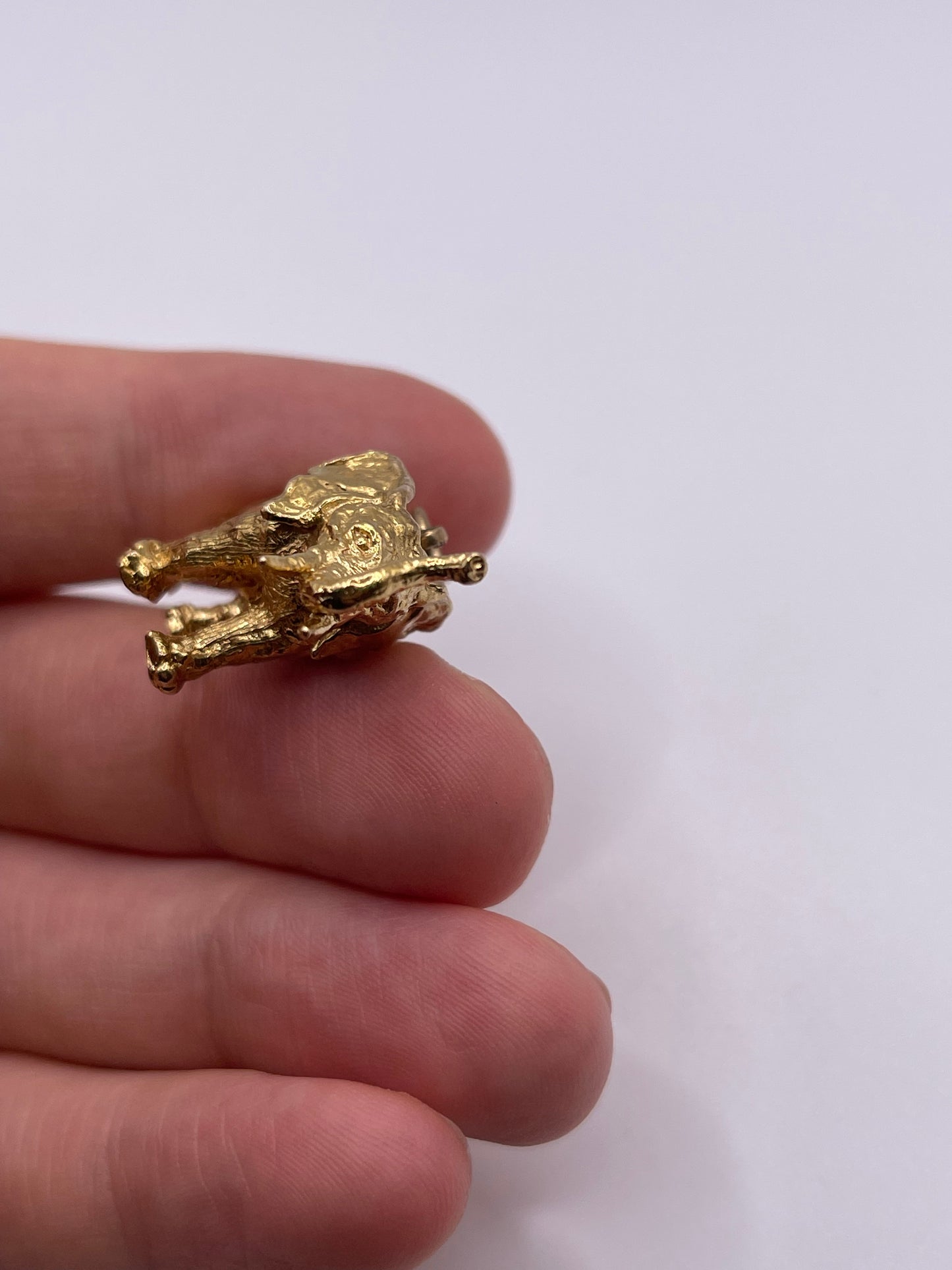 9ct gold elephant charm