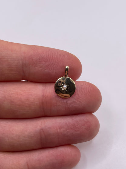 9ct gold pearl pendant