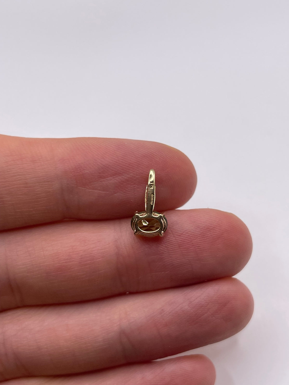 9ct gold peridot pendant
