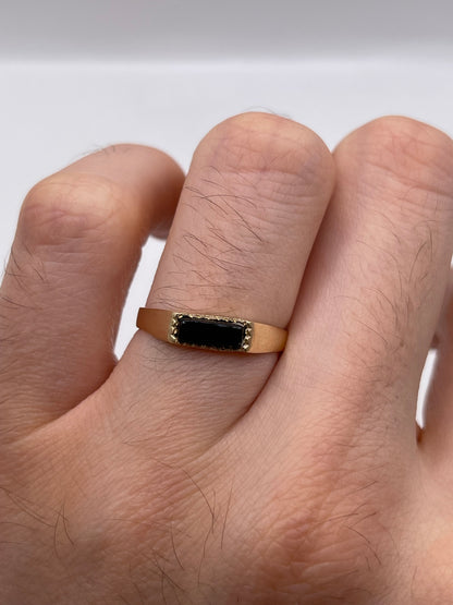 9ct gold onyx ring