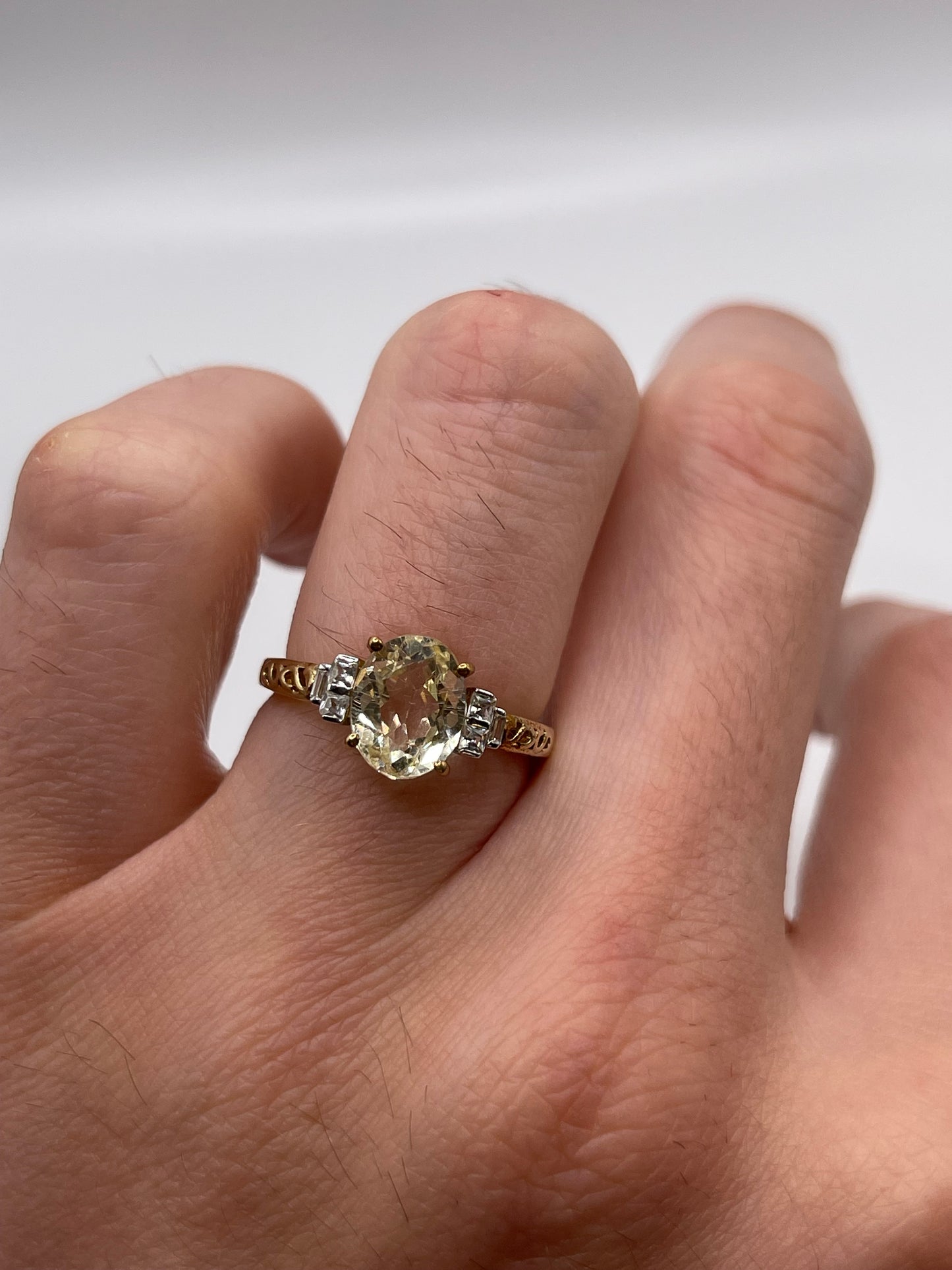 9ct gold quartz and zircon ring