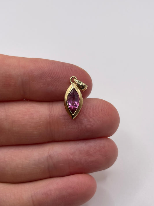 9ct gold pink topaz pendant