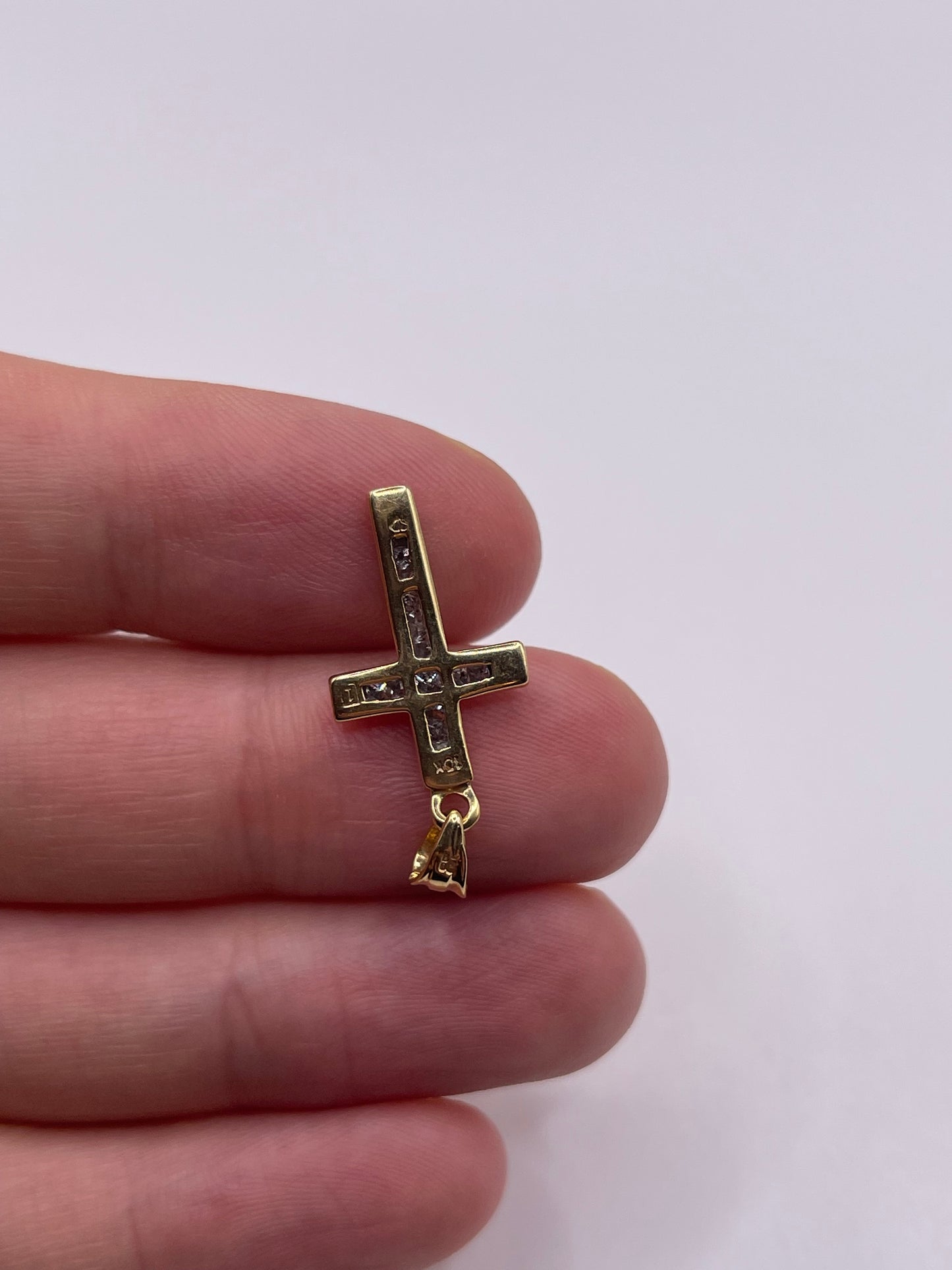 9ct gold diamond cross pendant