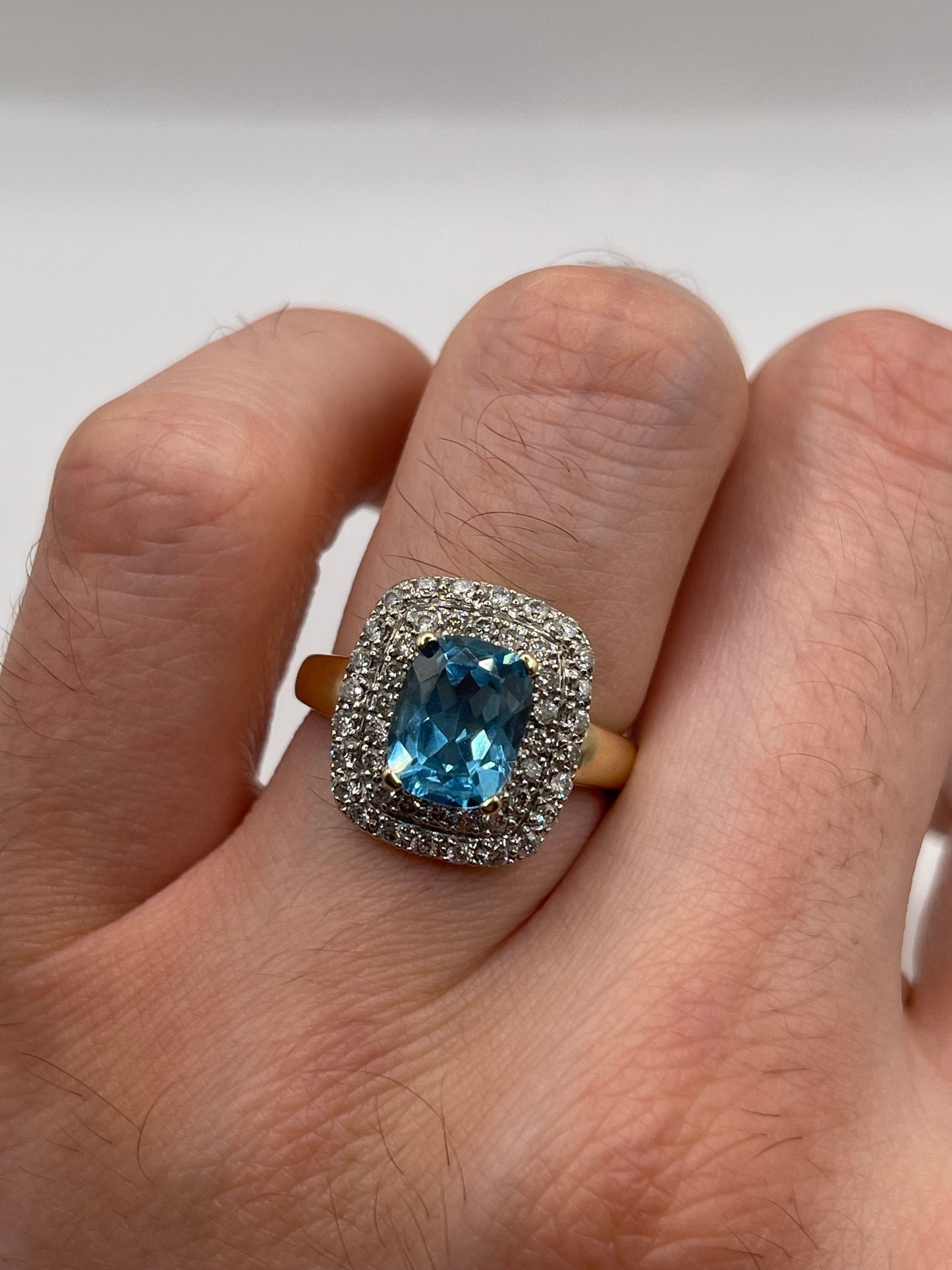 9ct gold topaz and diamond ring