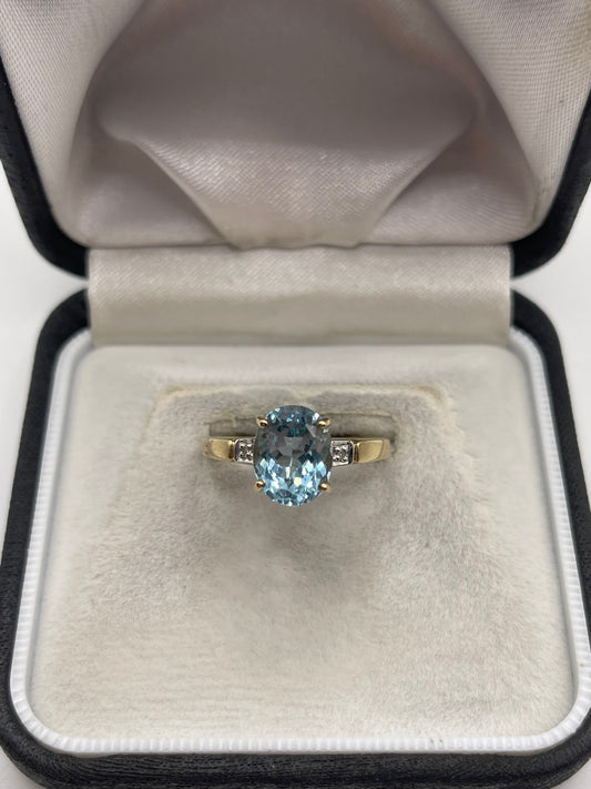 9ct gold topaz and diamond ring