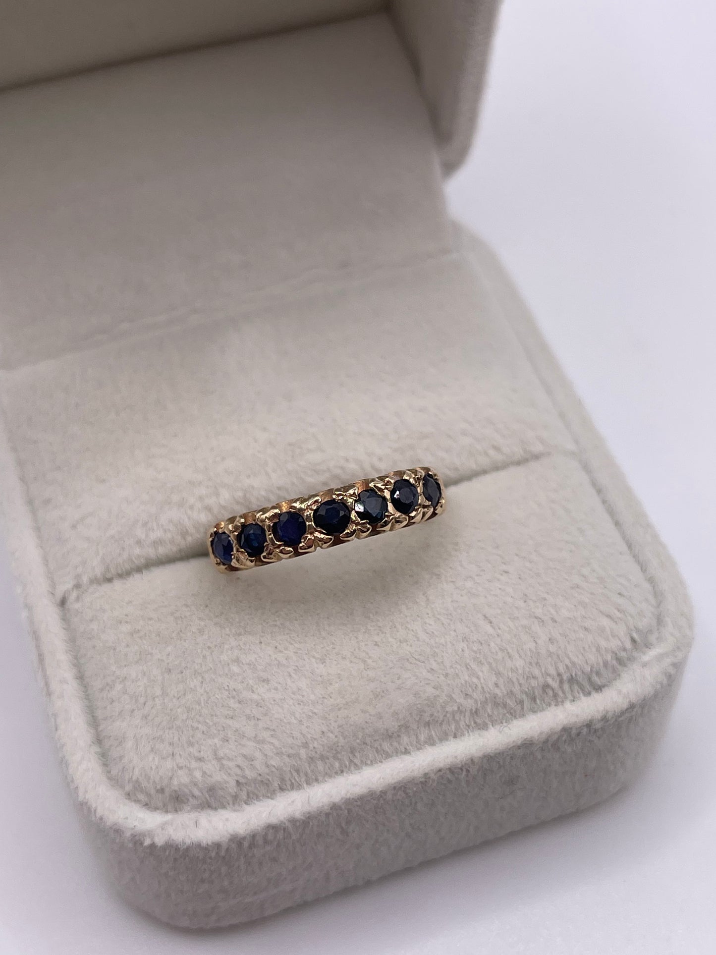 9ct gold sapphire ring