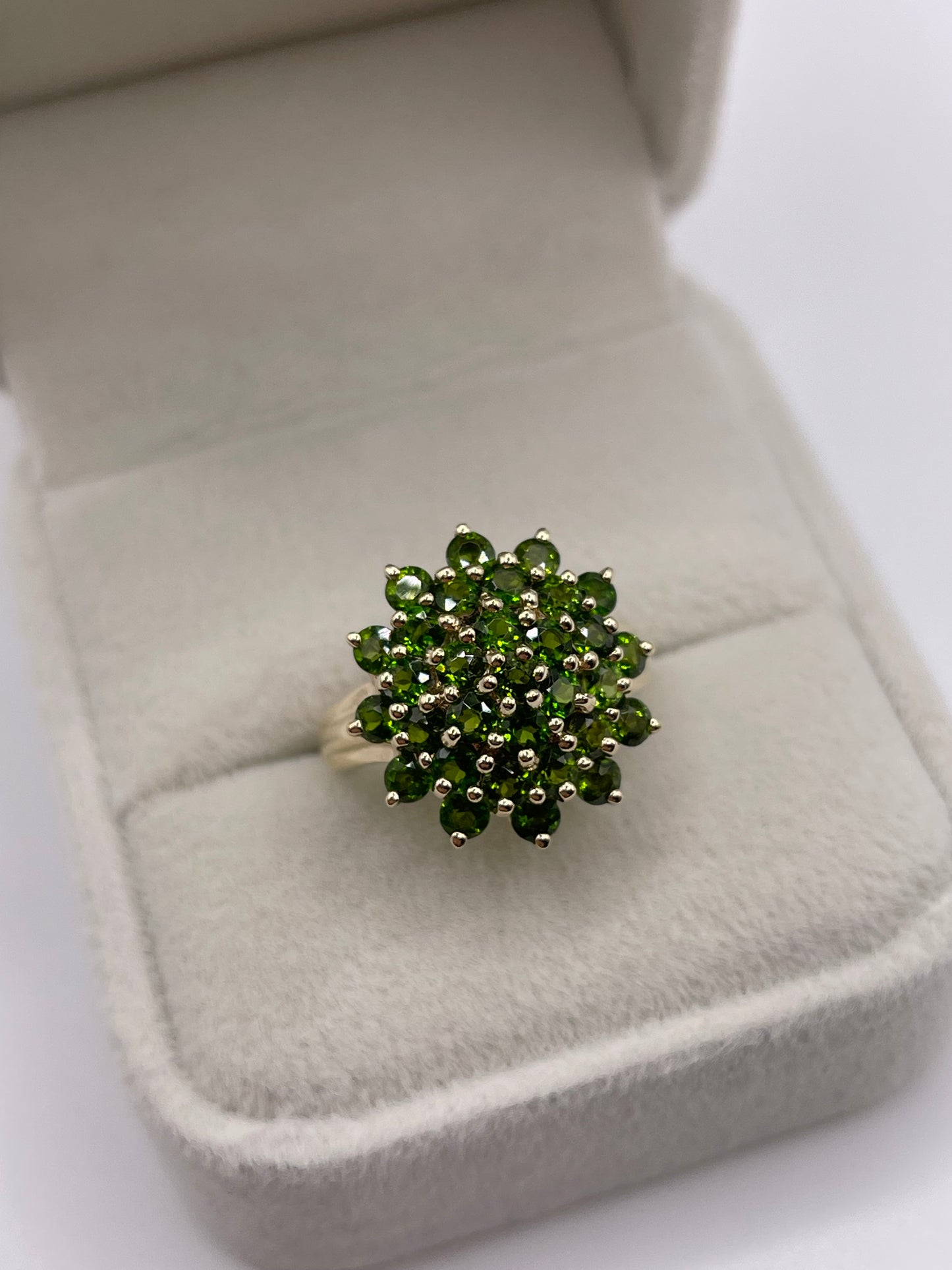 9ct gold diopside cluster ring