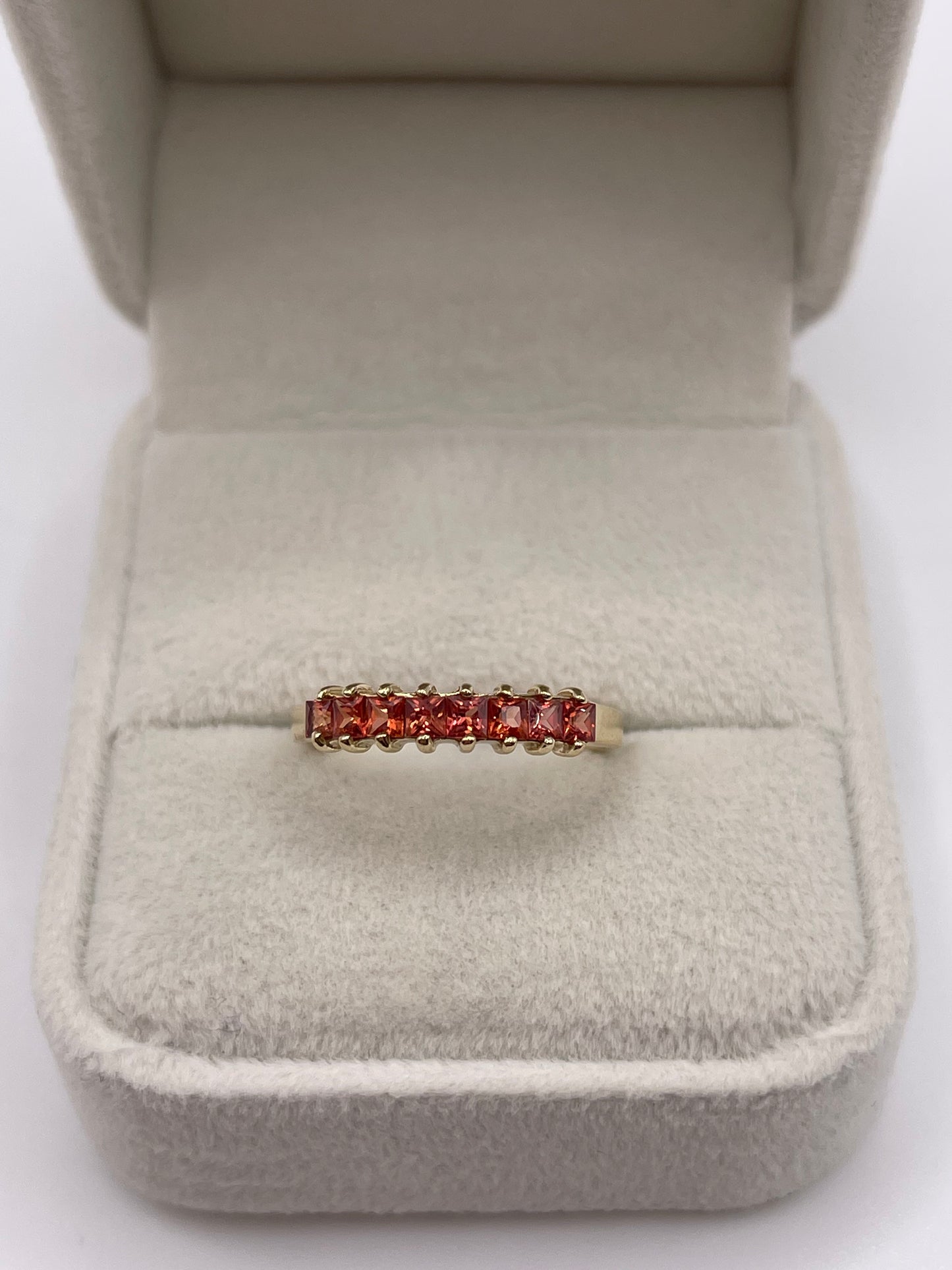 9ct gold quartz ring