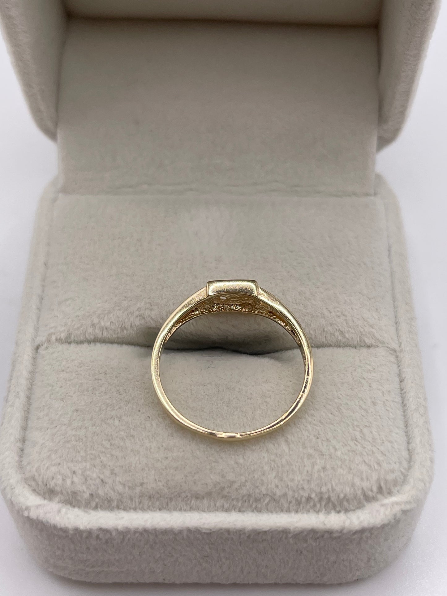 9ct gold cz signet ring